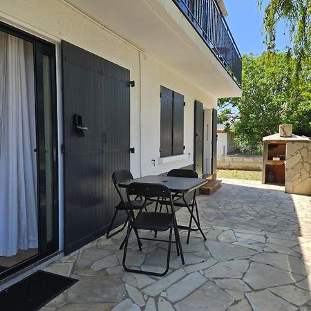 Studio Equipe Et Meuble St Cyprien แซงต์-ซีเปรียง ภายนอก รูปภาพ